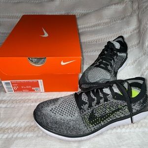 Women’s Nike Free RN Flyknit